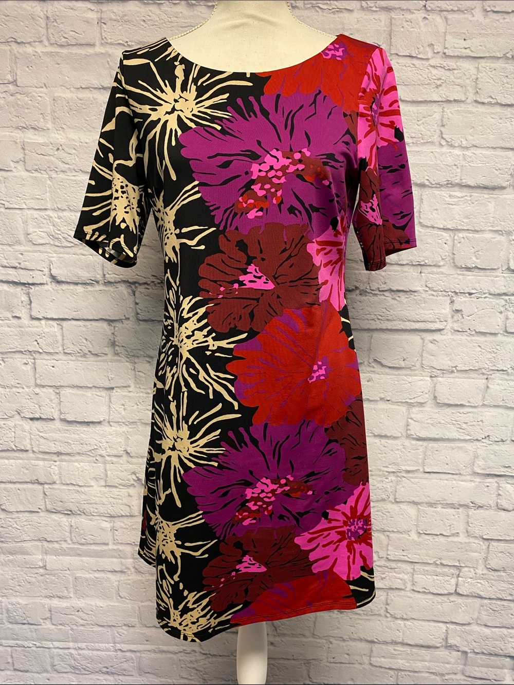 JB by Julie Brown Short Sleeve Dress with Vibrant Floral Print Size Small